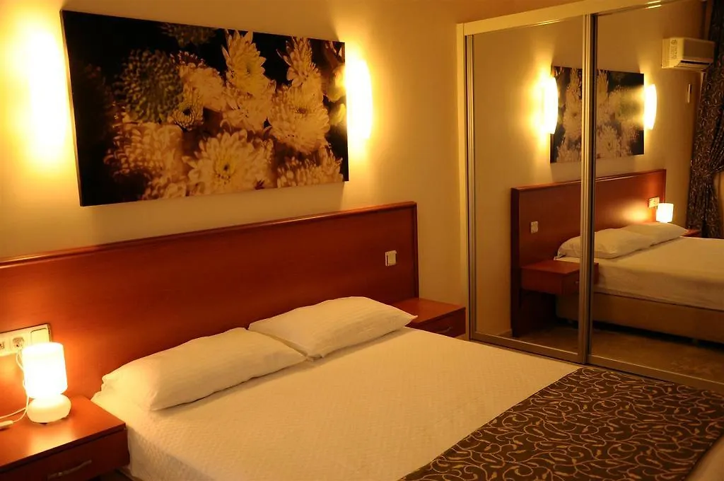 Lord Hotel Çeşme